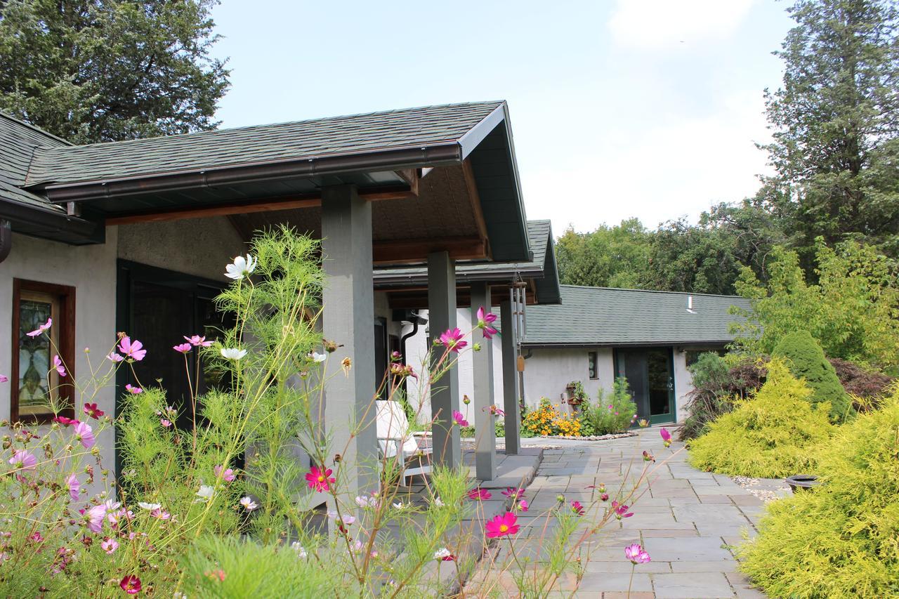 New Park Retreat Hotel Ithaca Exterior foto